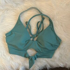 ⭐️NWOT - Shade & Shore Bikini Top